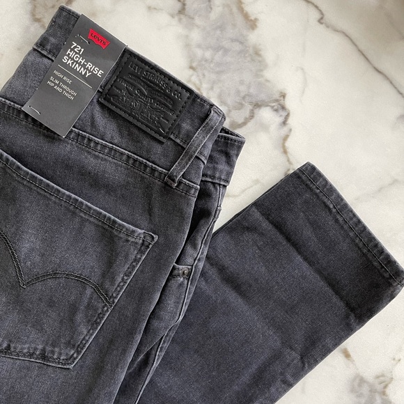 Levi’s 721 High Rise Skinny Jeans - Picture 5 of 7